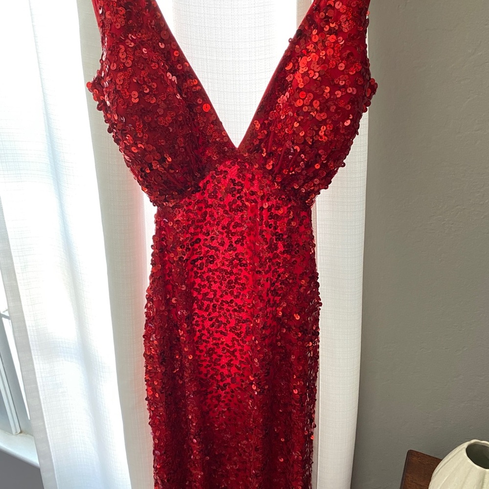 Sz 0-2 Red Sequin Backless Gown By Sean Collection - image 3